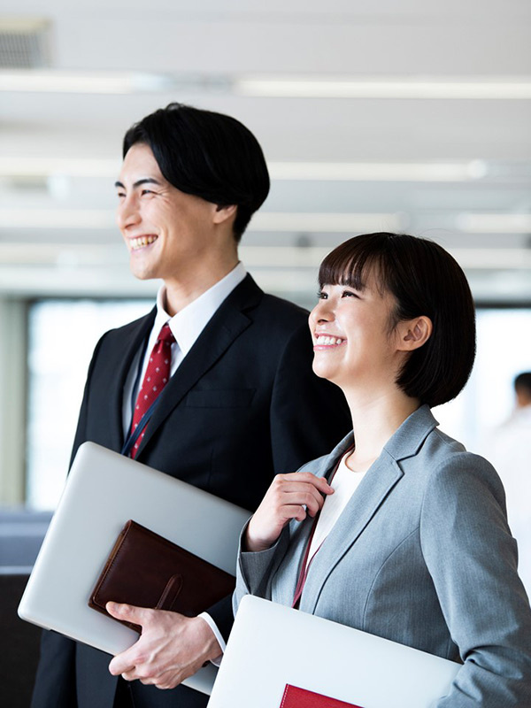 不動産営業◆平均年収850万円／フレックスタイム制／転勤なし／2年目で年収1000万円超えも可能！